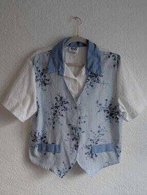 Light Blue Floral Stripe Button-Front Vest Shirt with Chambray Collar